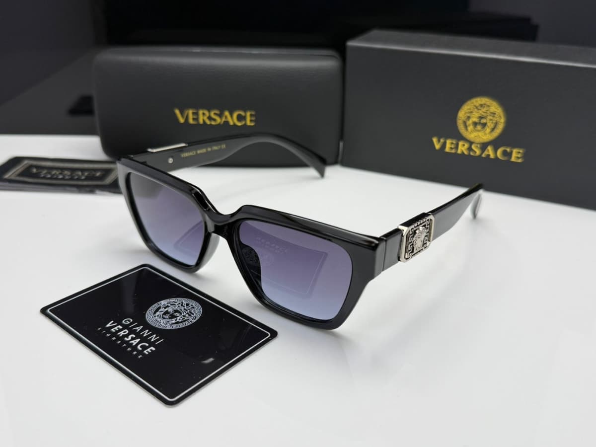 Medusa Emblem Geometric Square Sunglasses